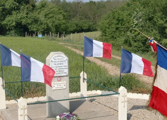 MONUMENT AUX MORTS
