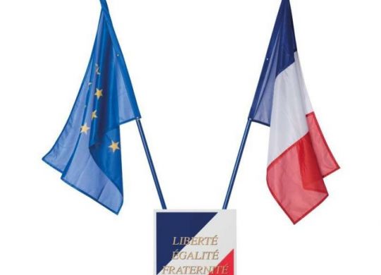 Drapeaux Mairie