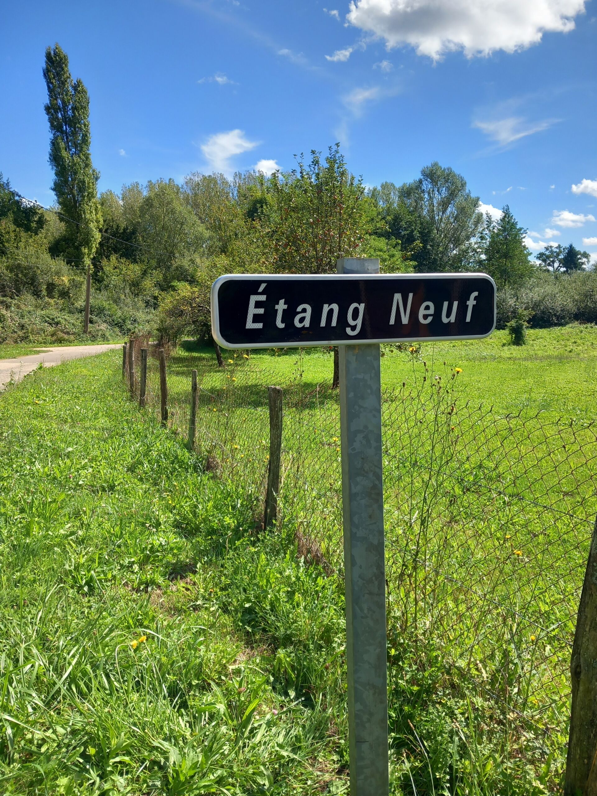 20250902_143815 Panneau ETNAG NEUF - 2025