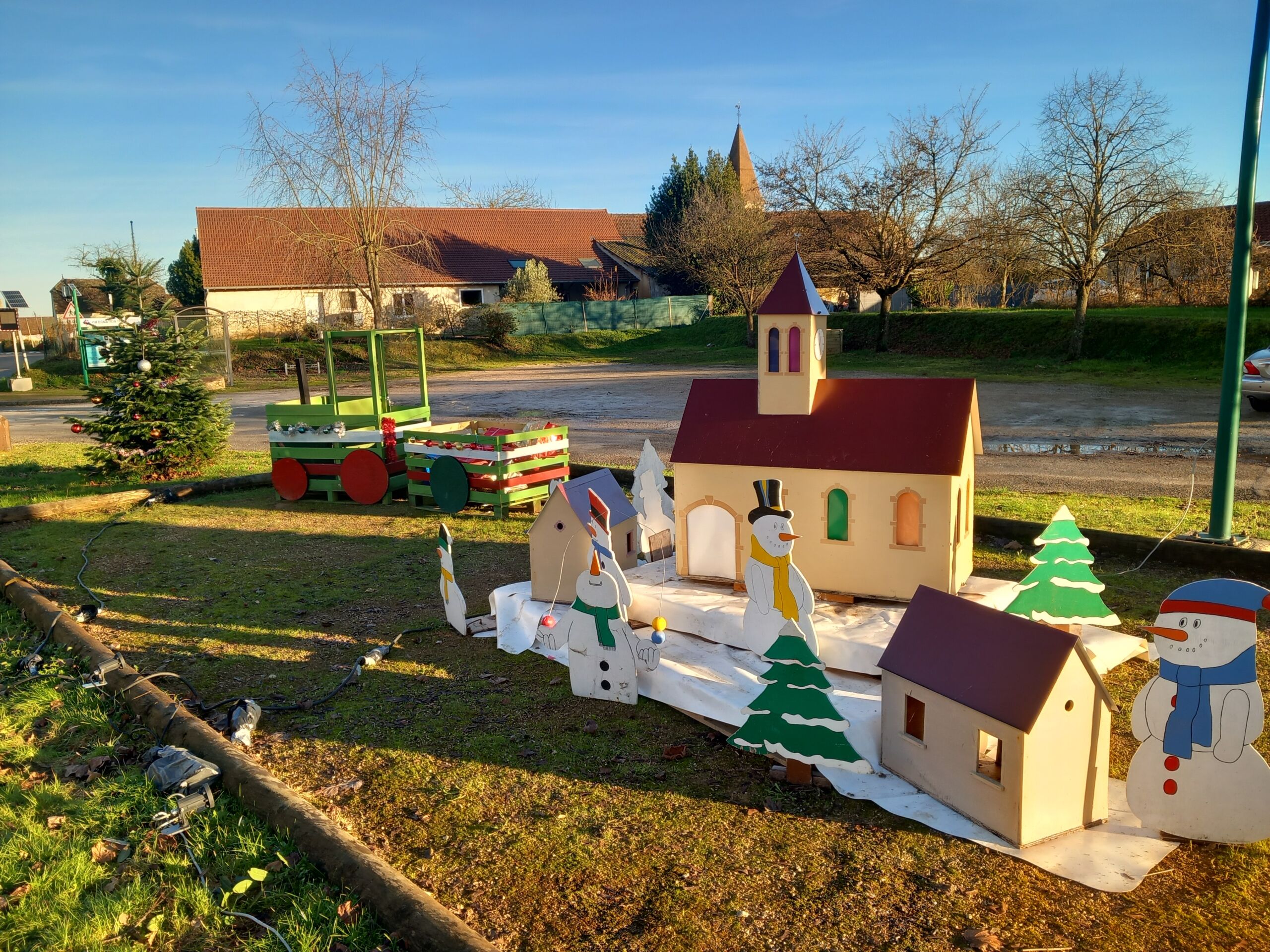 Décos Noël terrain pétanque - 2025